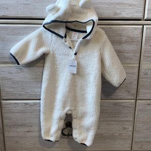 NWT Gymboree Snuggle Bear white outfit for baby 6-12 Mo